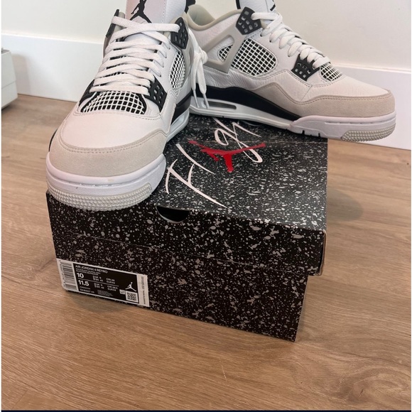 Jordan 4 Military Black Size 10 Brand New, Deadstock, Never worn. - Picture 2 of 3